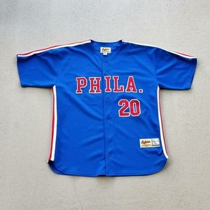 90s vintage Philadelphia baseball jersey!